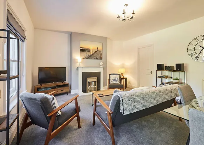 Host & -the Captain's Loft * Whitby