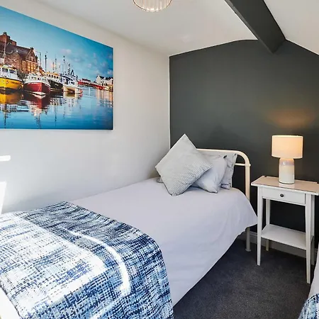 아파트 Host & -the Captain's Loft *